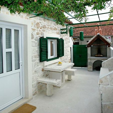 Apartment Menego A2 Bol-Center, Croatia エクステリア 写真