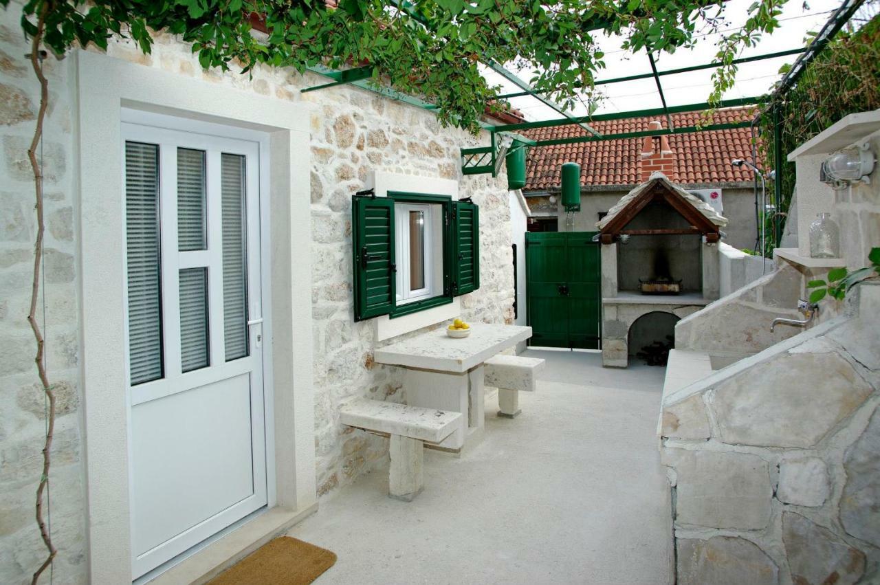 Apartment Menego A2 Bol-Center, Croatia エクステリア 写真